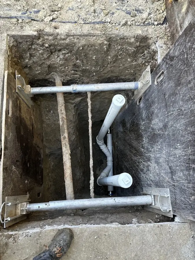 Experienced plumber completing Faucet Repair work in Kapaa